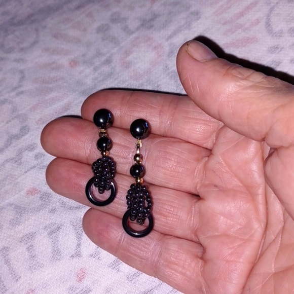Vintage 80s Black &Gold Beaded Dangle Earrings - Picture 4 of 5